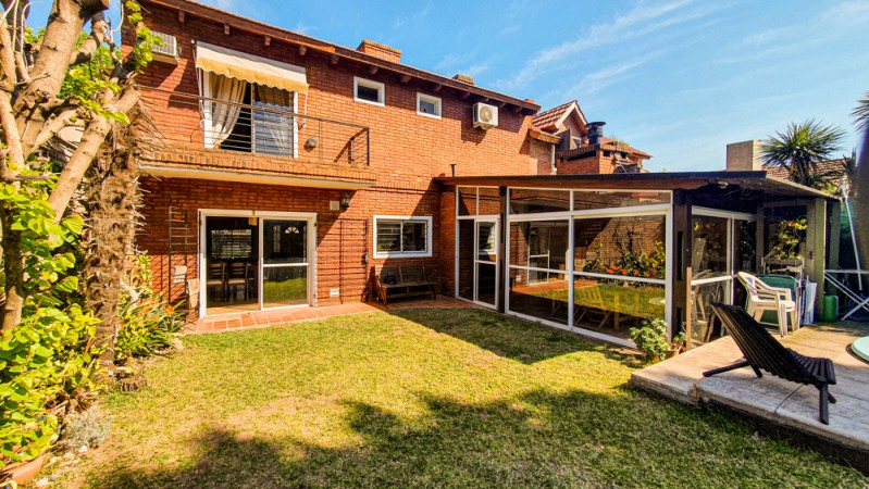 Hermosa casa en Lomas de Fisherton con pileta climatizada