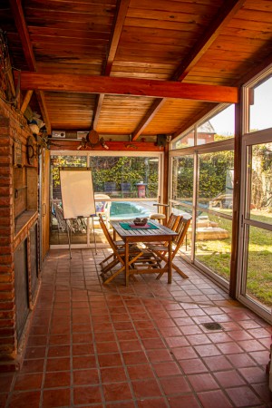 Hermosa casa en Lomas de Fisherton con pileta climatizada