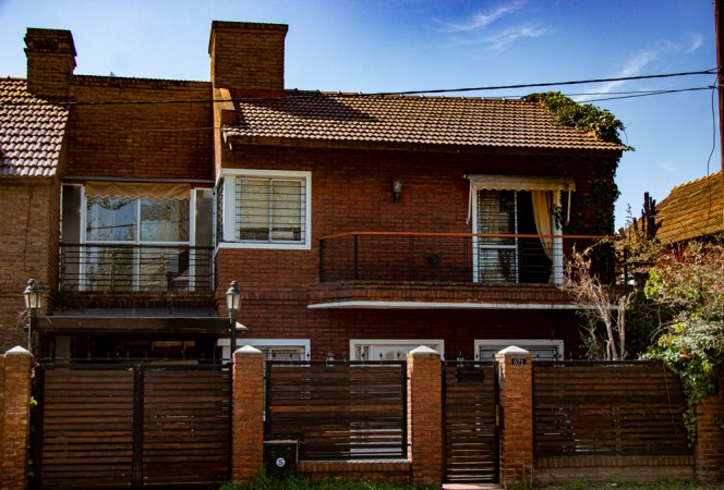 Hermosa casa en Lomas de Fisherton con pileta climatizada